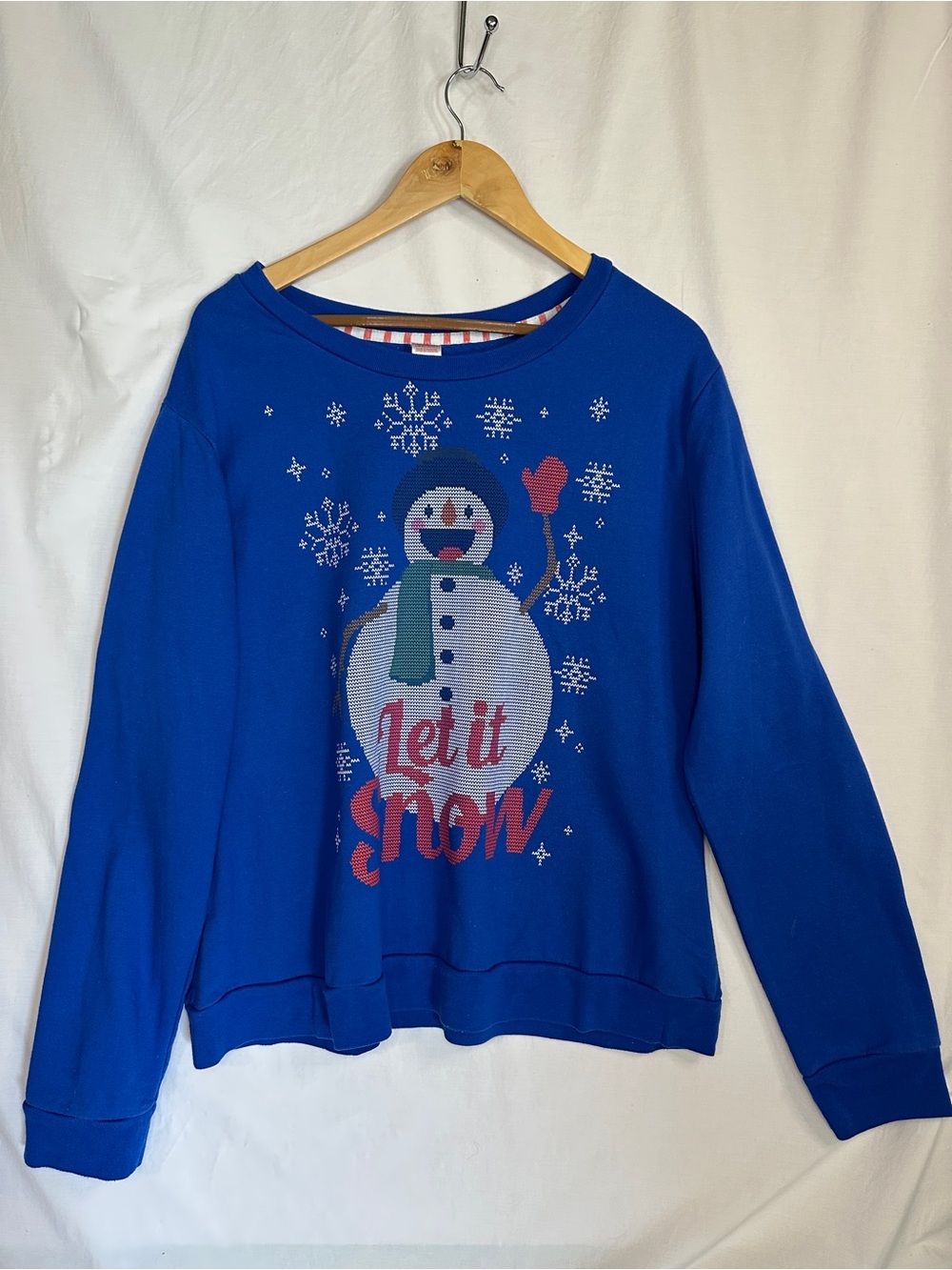 Holiday Time Blue Snowman Holiday Sweatshirt Top with Red Accent